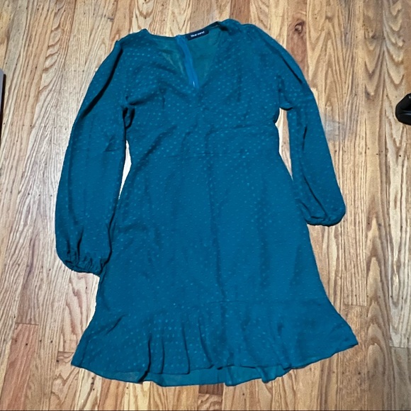 Emerald Dress from Milan - Picture 2 of 3